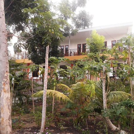 The Teuz B&B Labuan Bajo Exteriér fotografie